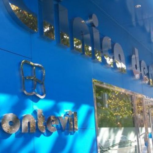 letras corpóreas en acero inox